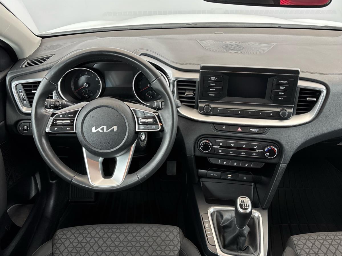 kia-ceed-1-5-t-gdi-sw - 4