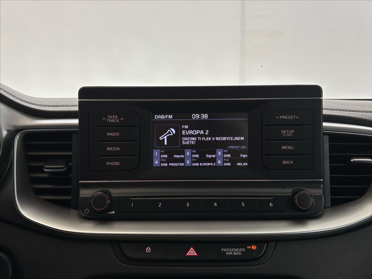 kia-ceed-1-5-t-gdi-sw - 8