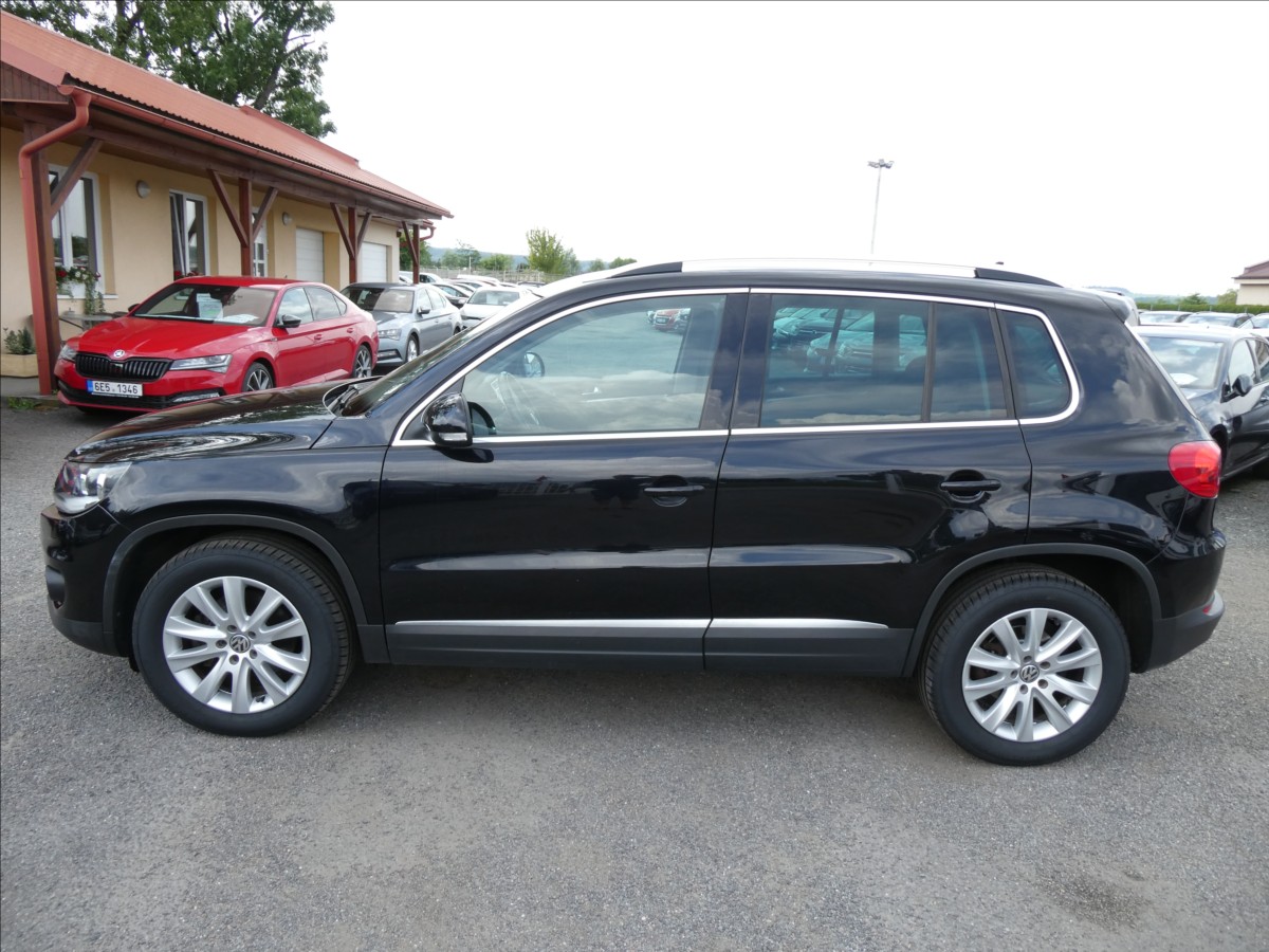 volkswagen-tiguan-2-0-tdi-130kw-sport-4x4-tz-navigace - 5
