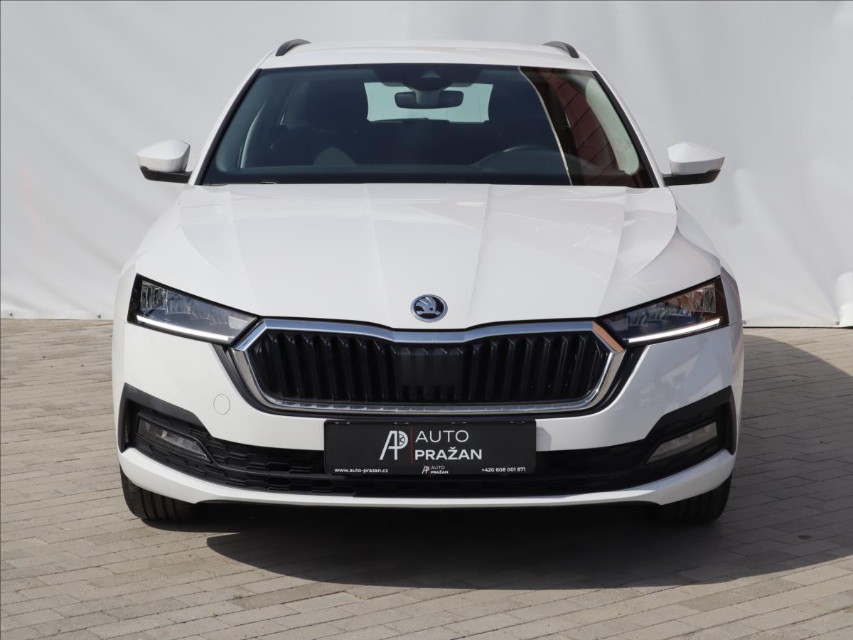 skoda-octavia-1-5-tsi-110kw-selection-parkpilot - 1
