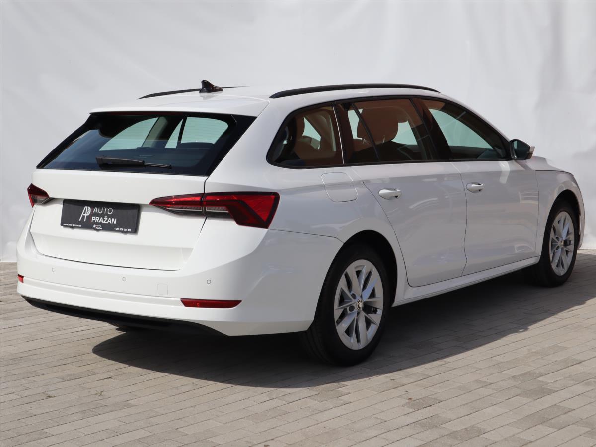 skoda-octavia-1-5-tsi-110kw-selection-parkpilot - 5