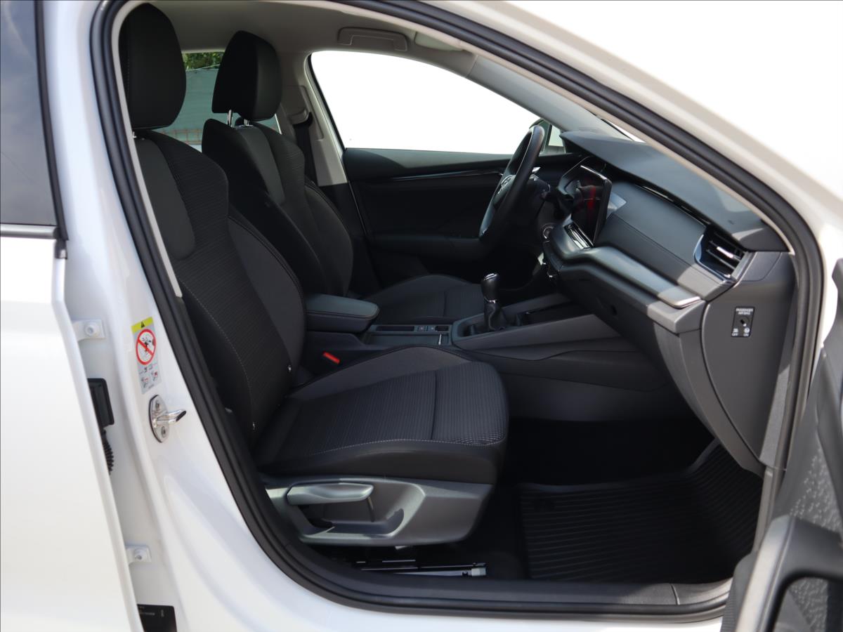 skoda-octavia-1-5-tsi-110kw-selection-parkpilot - 7