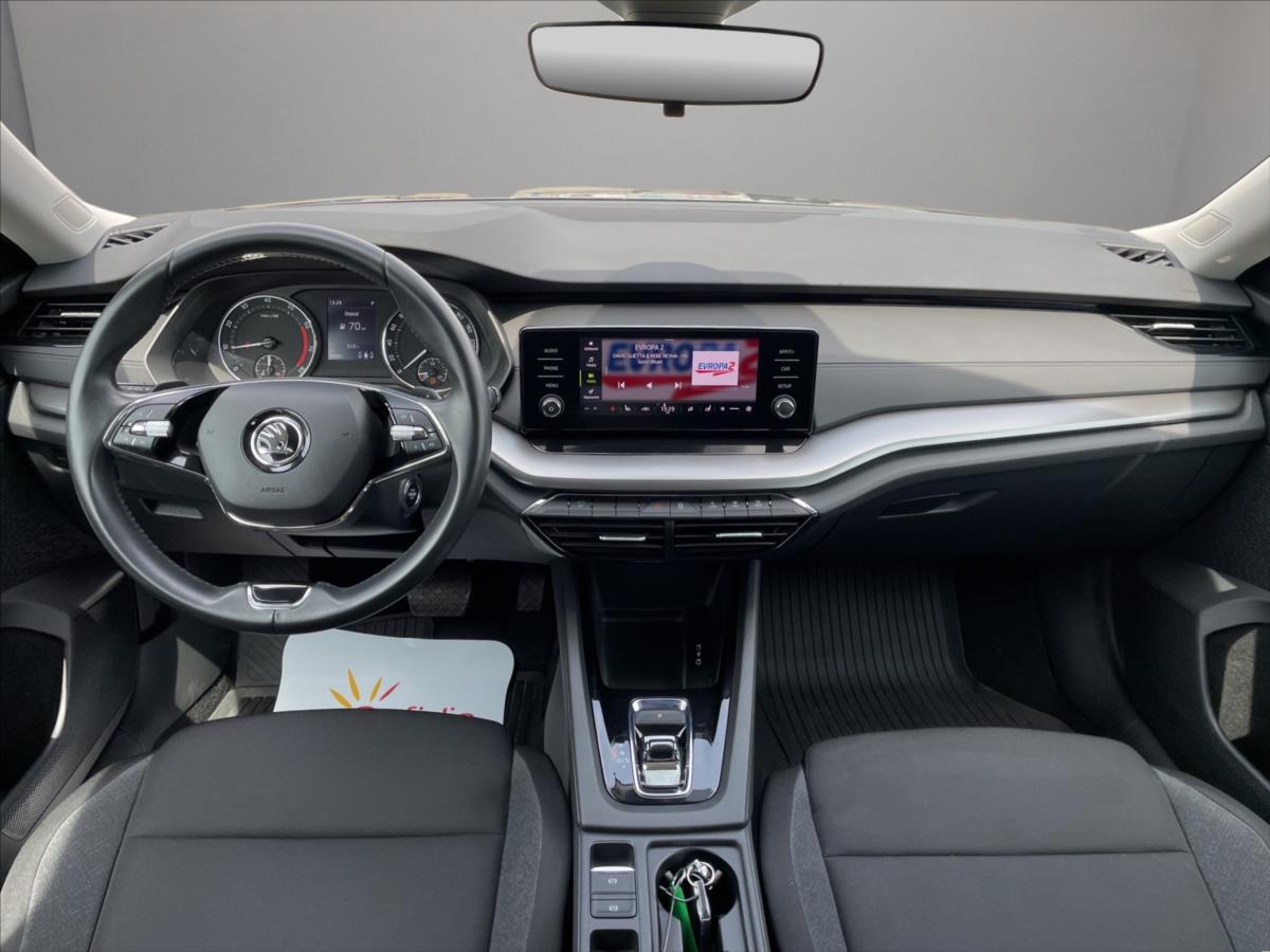 skoda-octavia-1-5-e-tec-mhev-110kw-dsg-tazne-vyhr-sedadla-carplay-servisni-historie-34-361km - 9