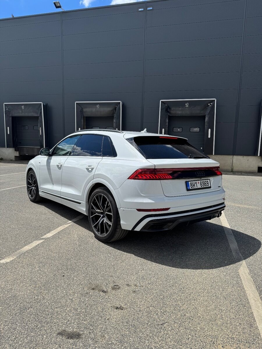 Audi Q8 3,0   50 TDI Quattro S-line + Genovo