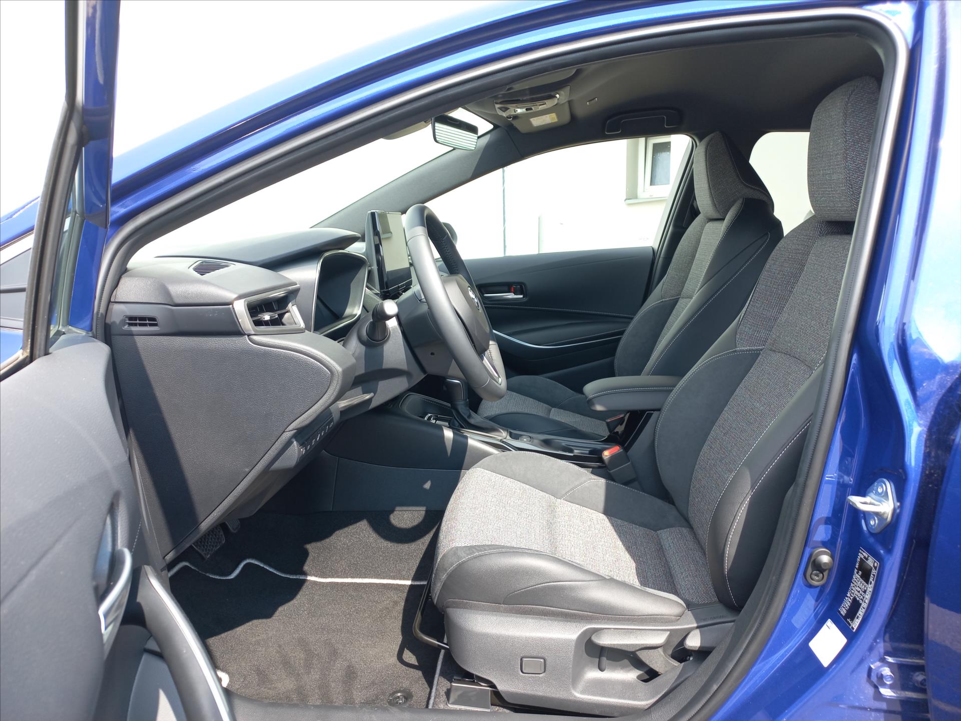 toyota-corolla-1-8-hybrid-e-cvt-140k-ts-style - 7