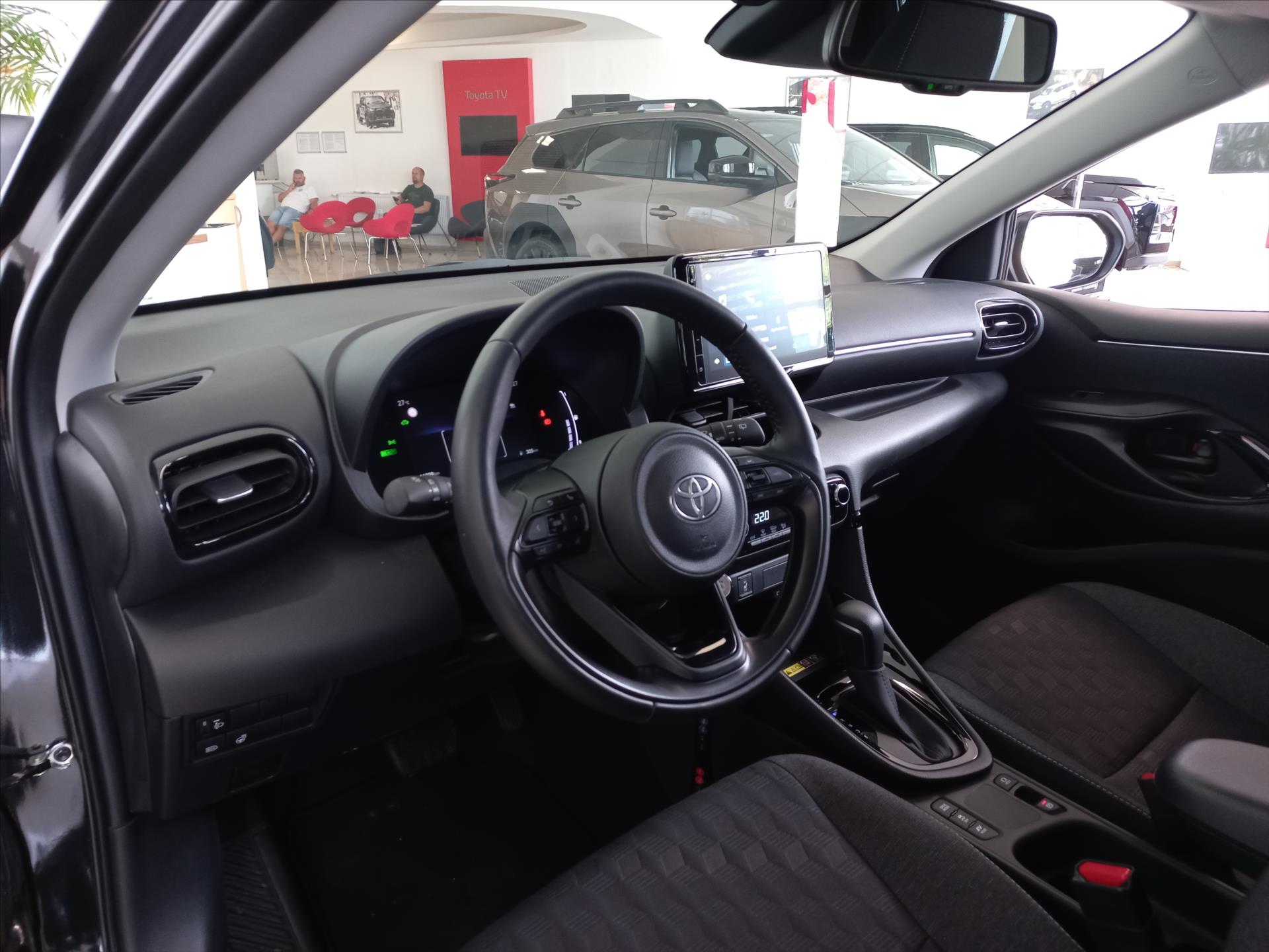 toyota-yaris-1-5-hybrid-e-cvt-116k-style - 7
