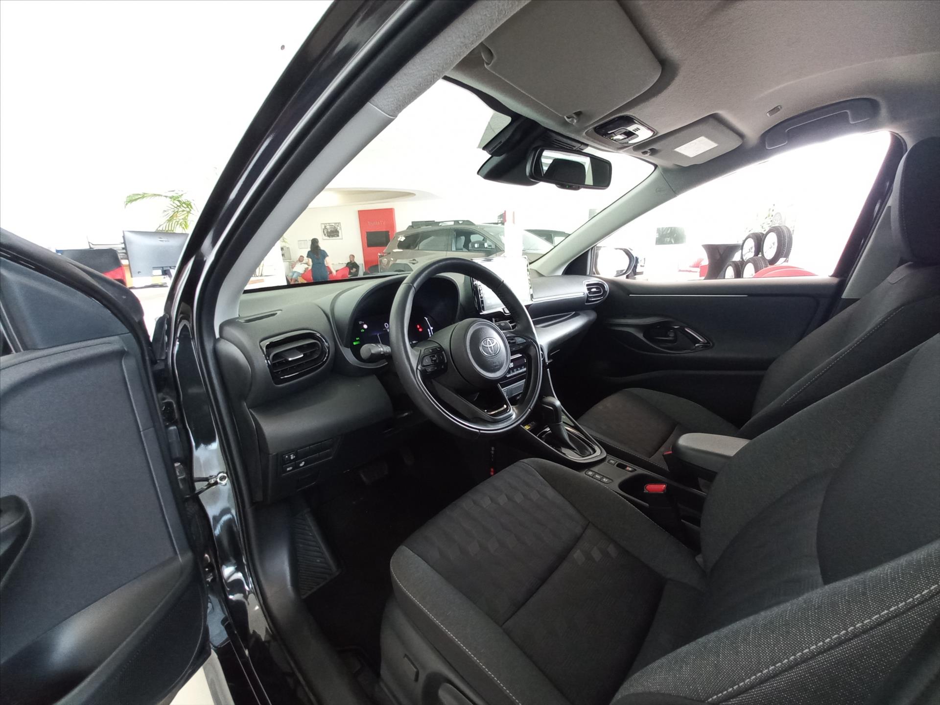 toyota-yaris-1-5-hybrid-e-cvt-116k-style - 8