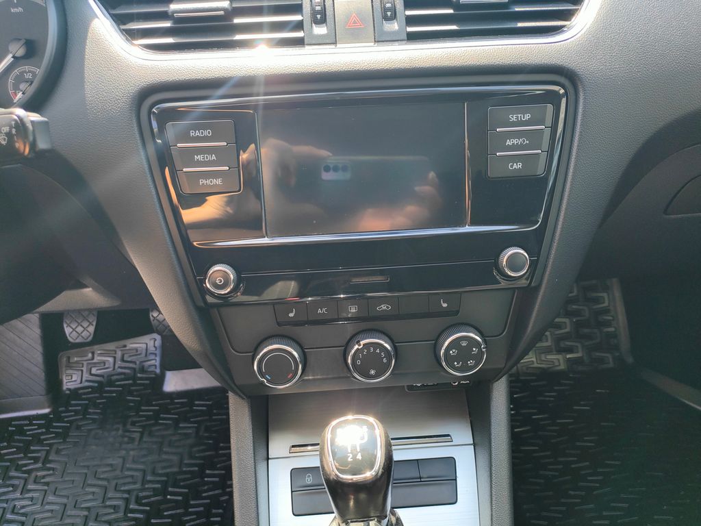 skoda-octavia-1-6tdi-klima - 9
