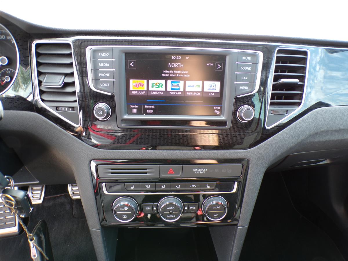 volkswagen-golf-sportsvan-1-4-tsi-xenony - 8