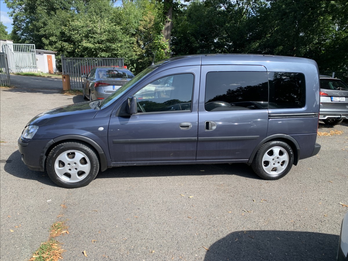 opel-combo-1-6-cng - 7