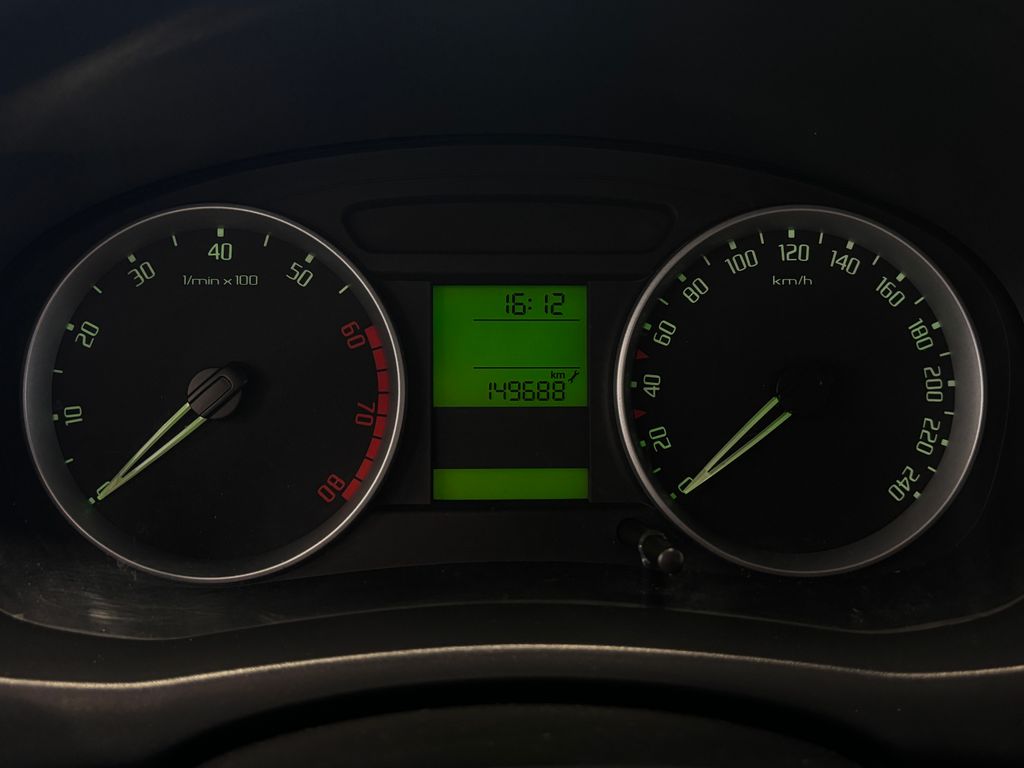skoda-fabia-77kw-senzory-servis-automat - 8