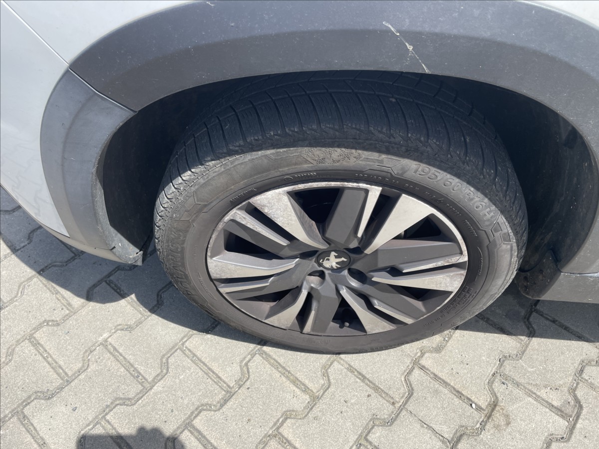 peugeot-2008-1-6-hdi-cr-nova-stk-metaliza - 5