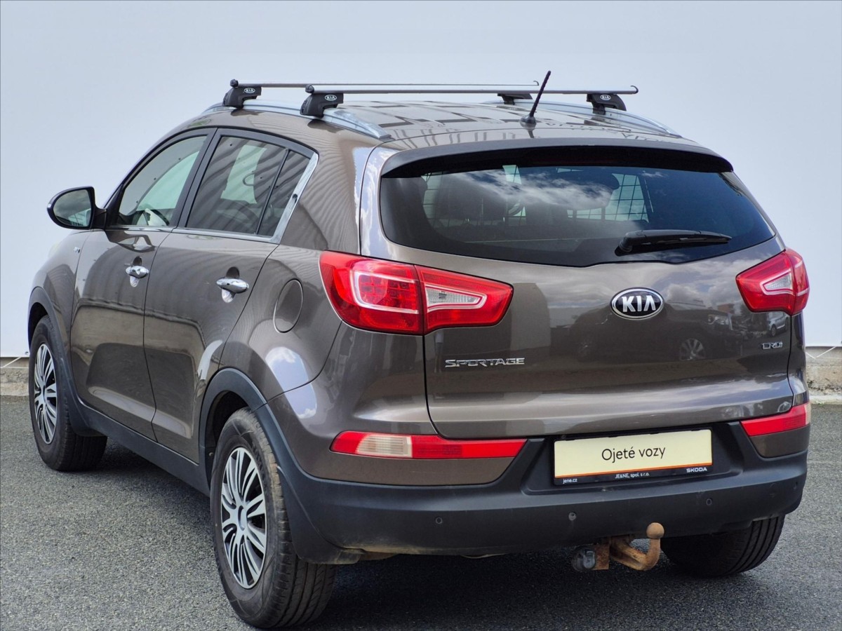 kia-sportage-2-0-crdi-4x4-100kw-mt - 5