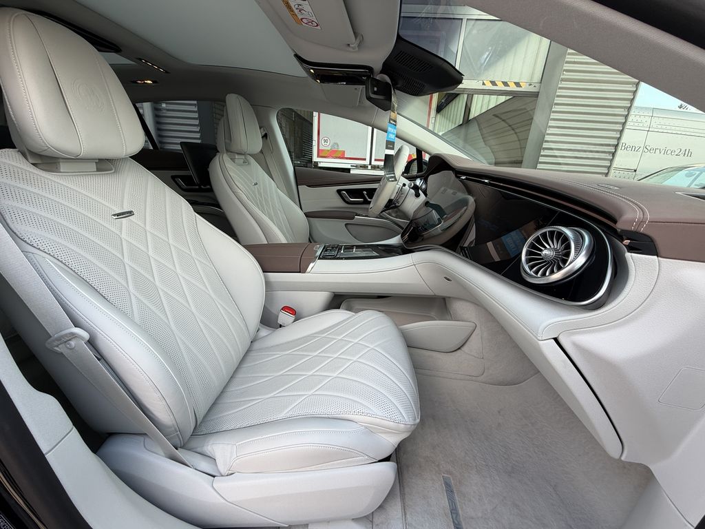 mercedes-benz-eqs-53-4matic-electric-art-editio - 9
