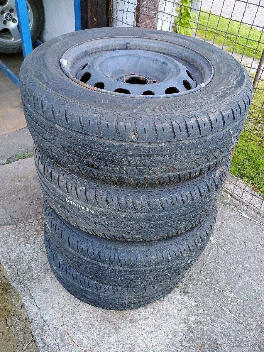 Citroën Berlingo Letní pneu 205/65 R15 + disky