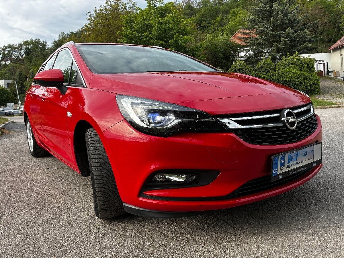 Opel Astra 1,4   Turbo 92kW Matrix LED, 1. maj.