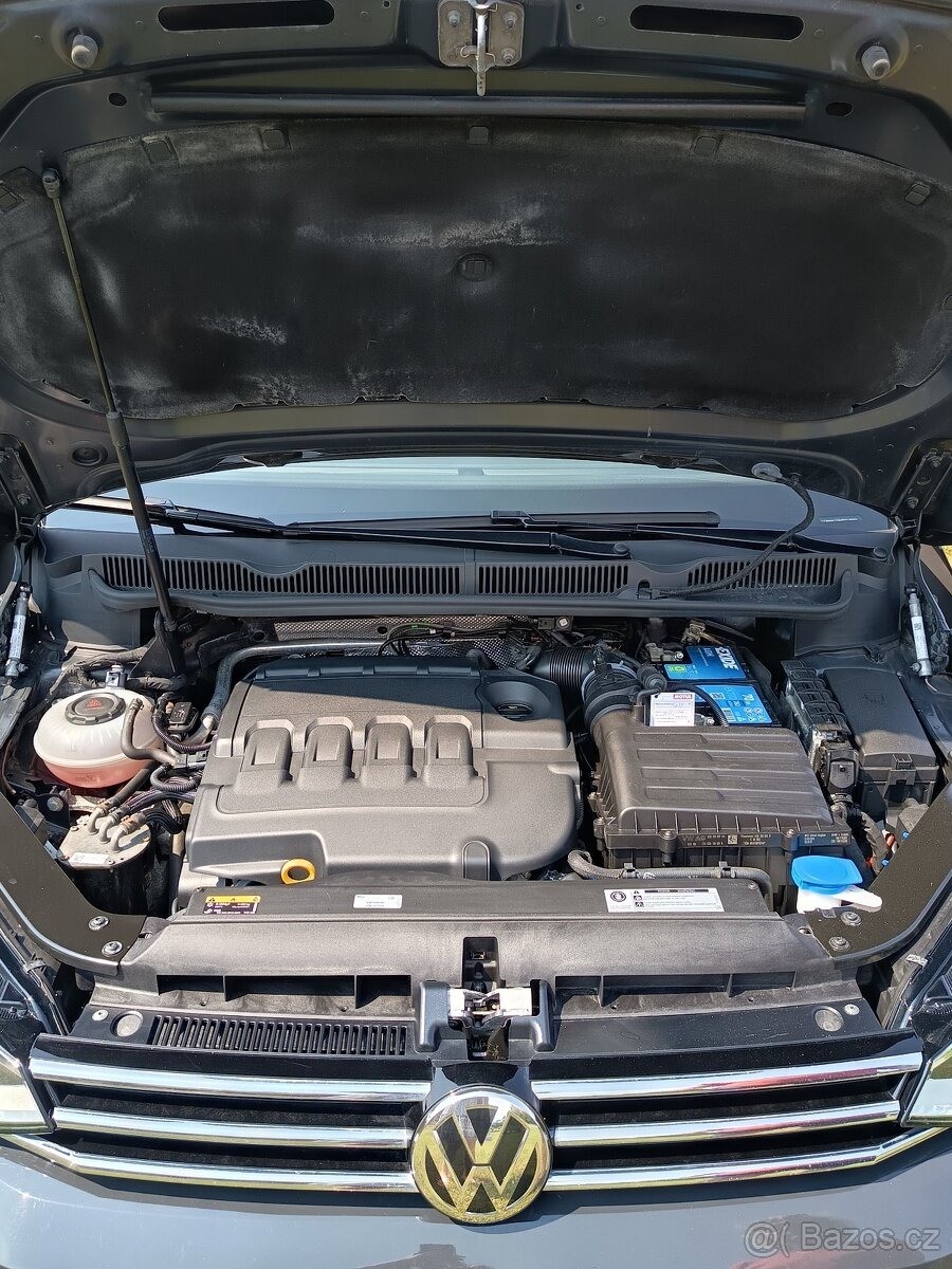 volkswagen-touran-2-0-tdi-110kw-highline - 4