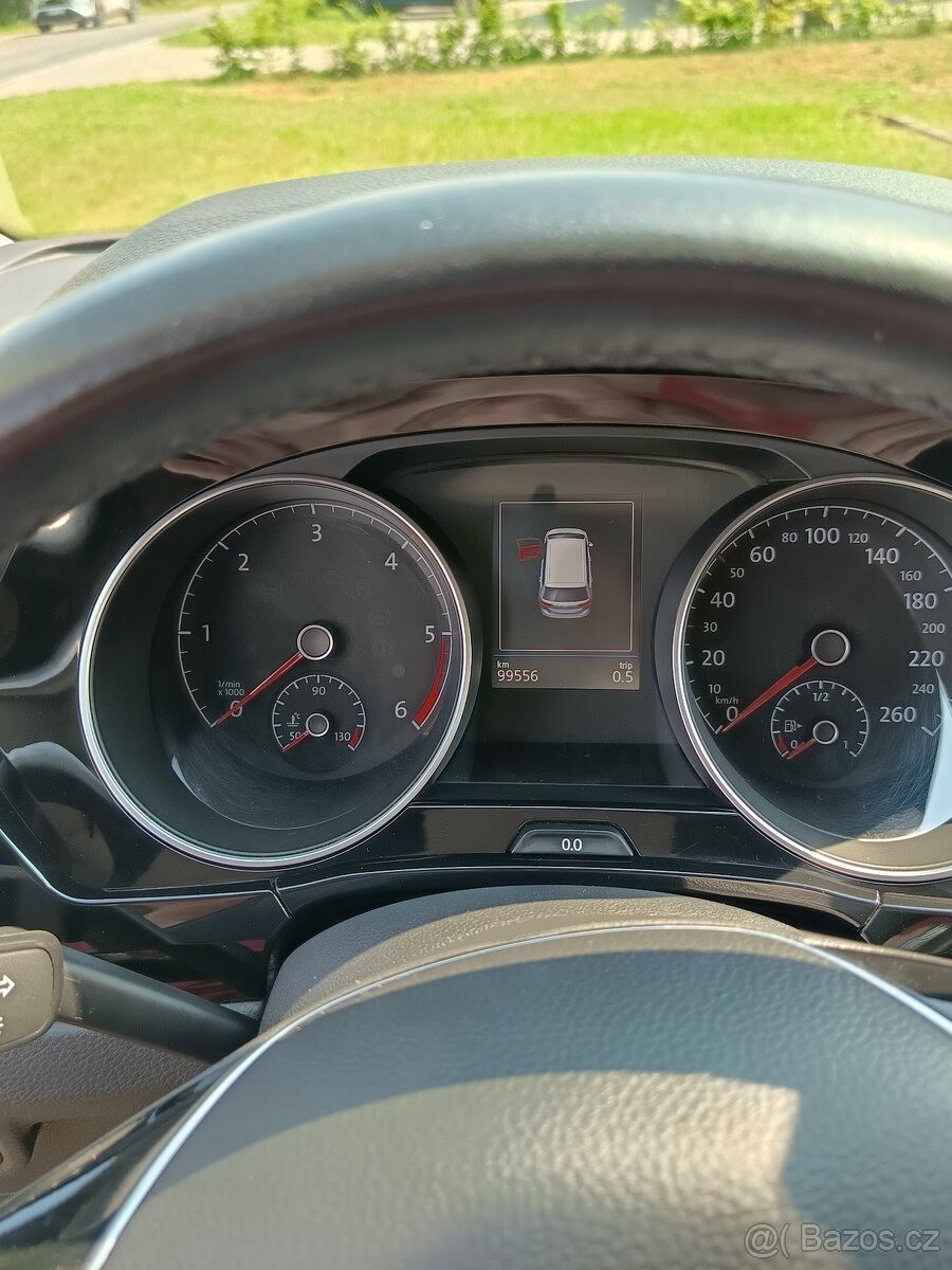 volkswagen-touran-2-0-tdi-110kw-highline - 8