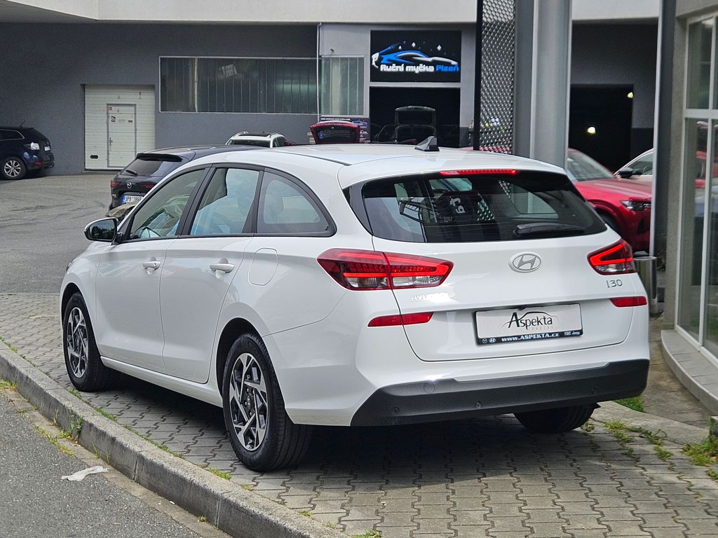hyundai-i30-1-5i-comfort-serv-kn-1-maj - 2