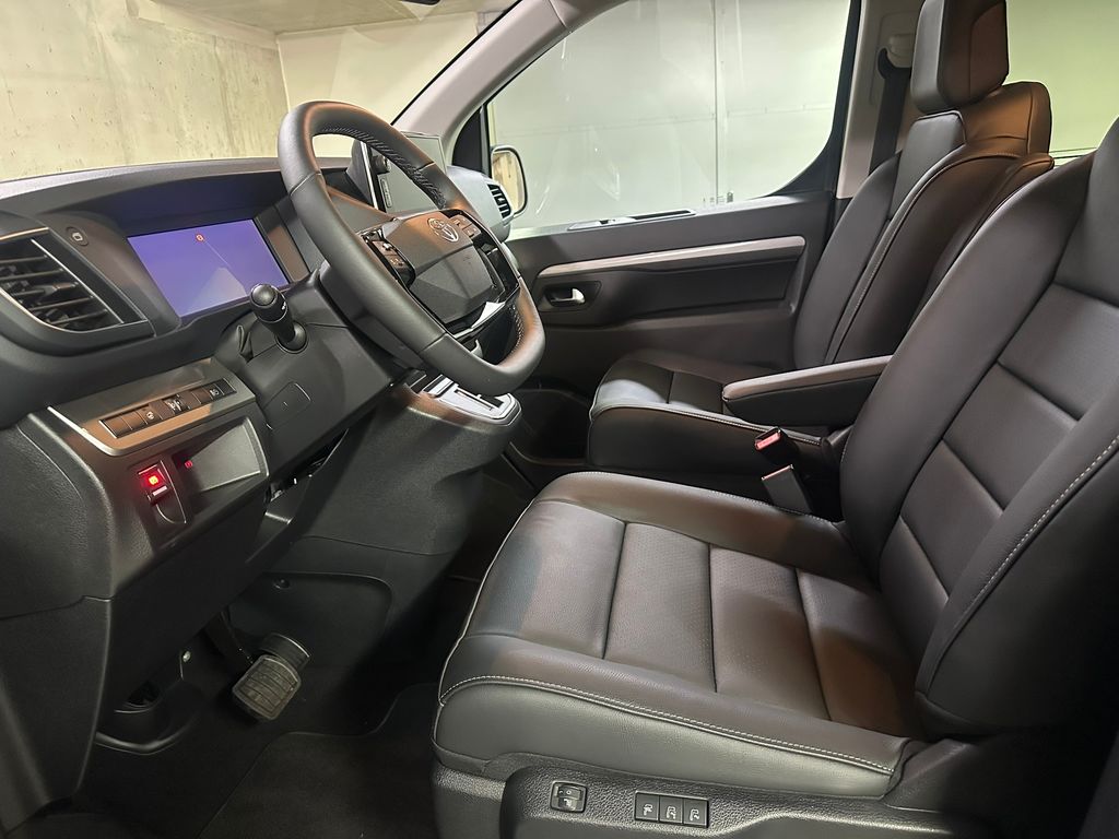 toyota-proace-verso-2-2-d-180k-l2-family-executive-webasto - 8