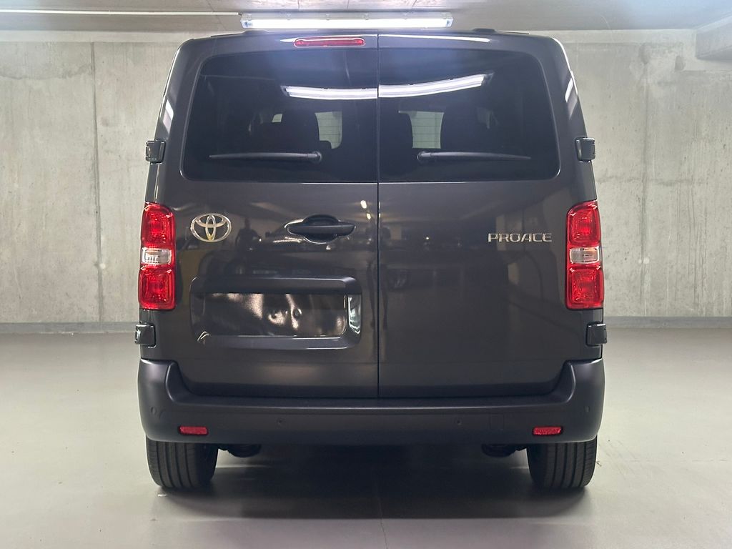 toyota-proace-verso-2-2-d-150-k-l1-combi - 4