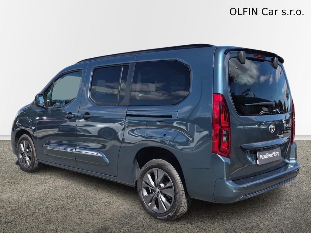 toyota-proace-city-verso-family-1-5l-130-6-mt-famil - 2