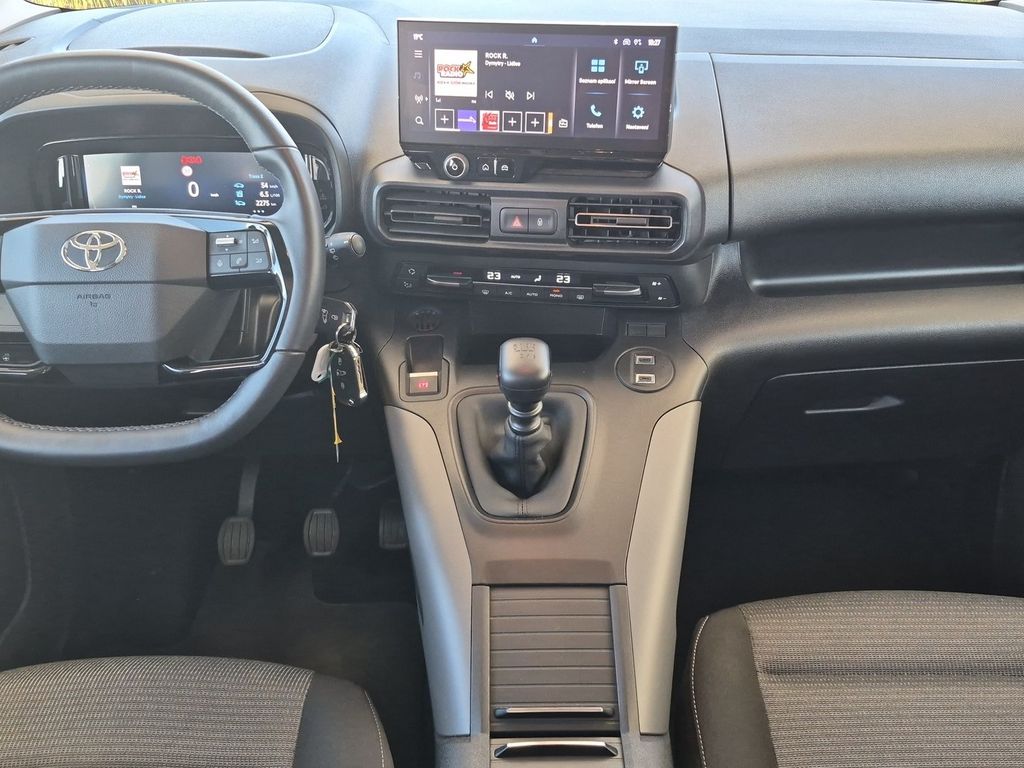 toyota-proace-city-verso-family-1-5l-130-6-mt-famil - 9