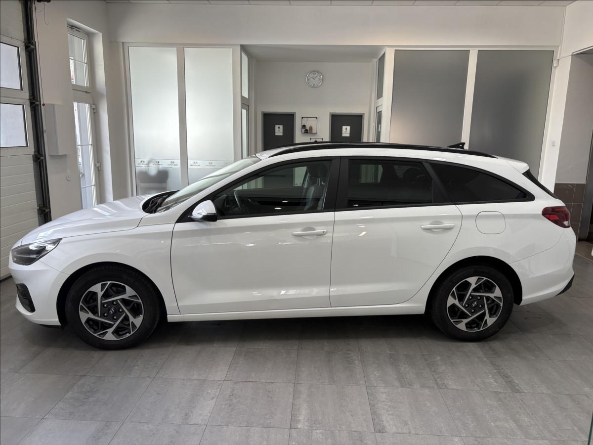 hyundai-i30-1-5-wg-t-gdi-dct-family - 1
