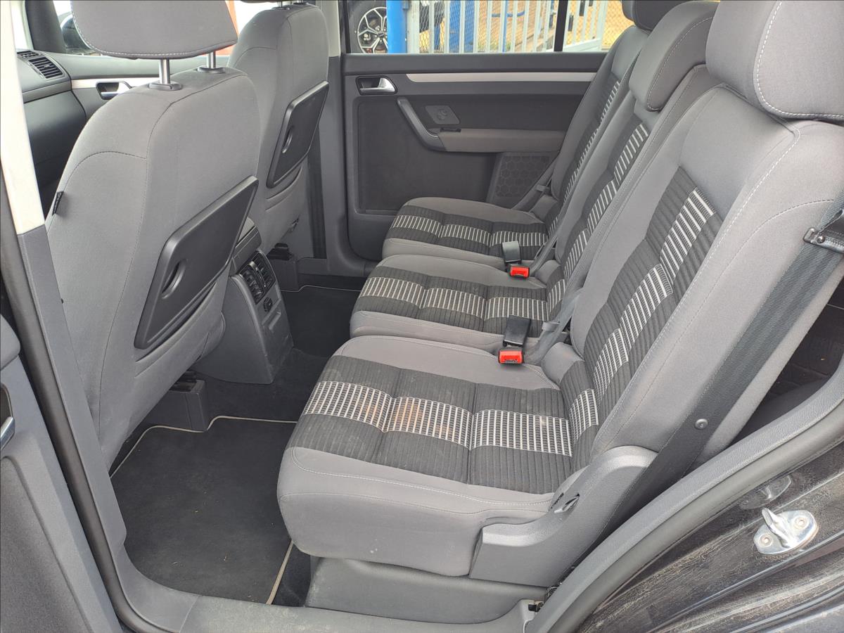 volkswagen-touran-1-9-tdi-klima-tempomat - 5