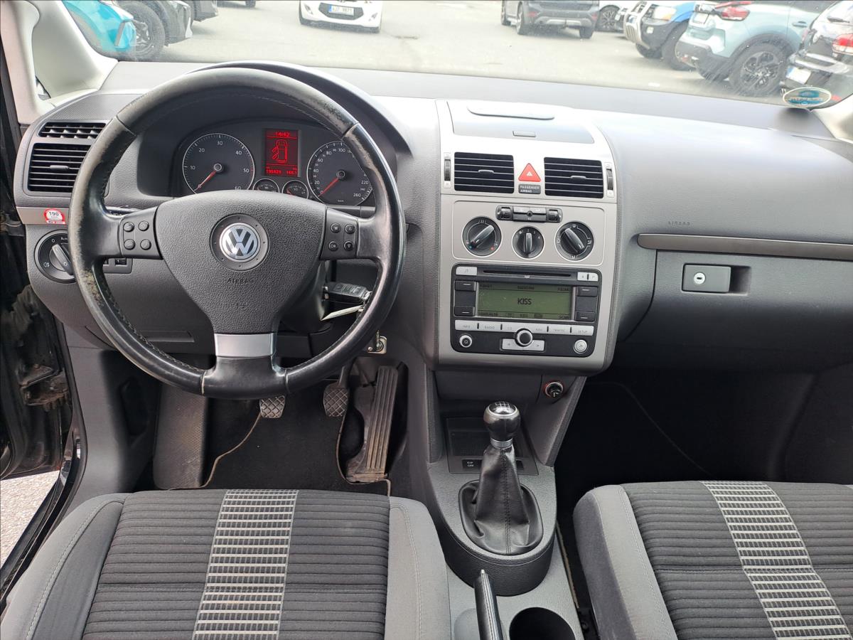 volkswagen-touran-1-9-tdi-klima-tempomat - 8