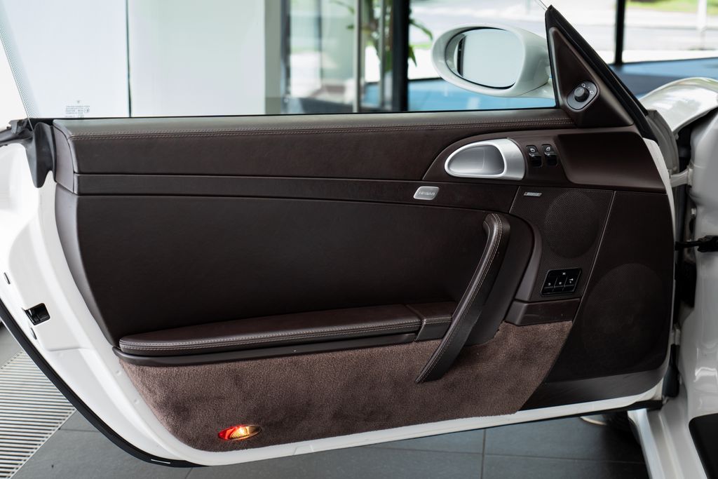 porsche-911-997-1-turbo-bose-vyhrivana-sedadla - 5