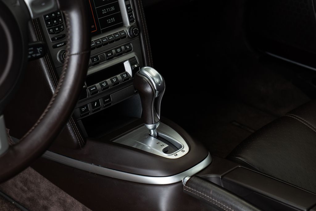 porsche-911-997-1-turbo-bose-vyhrivana-sedadla - 9