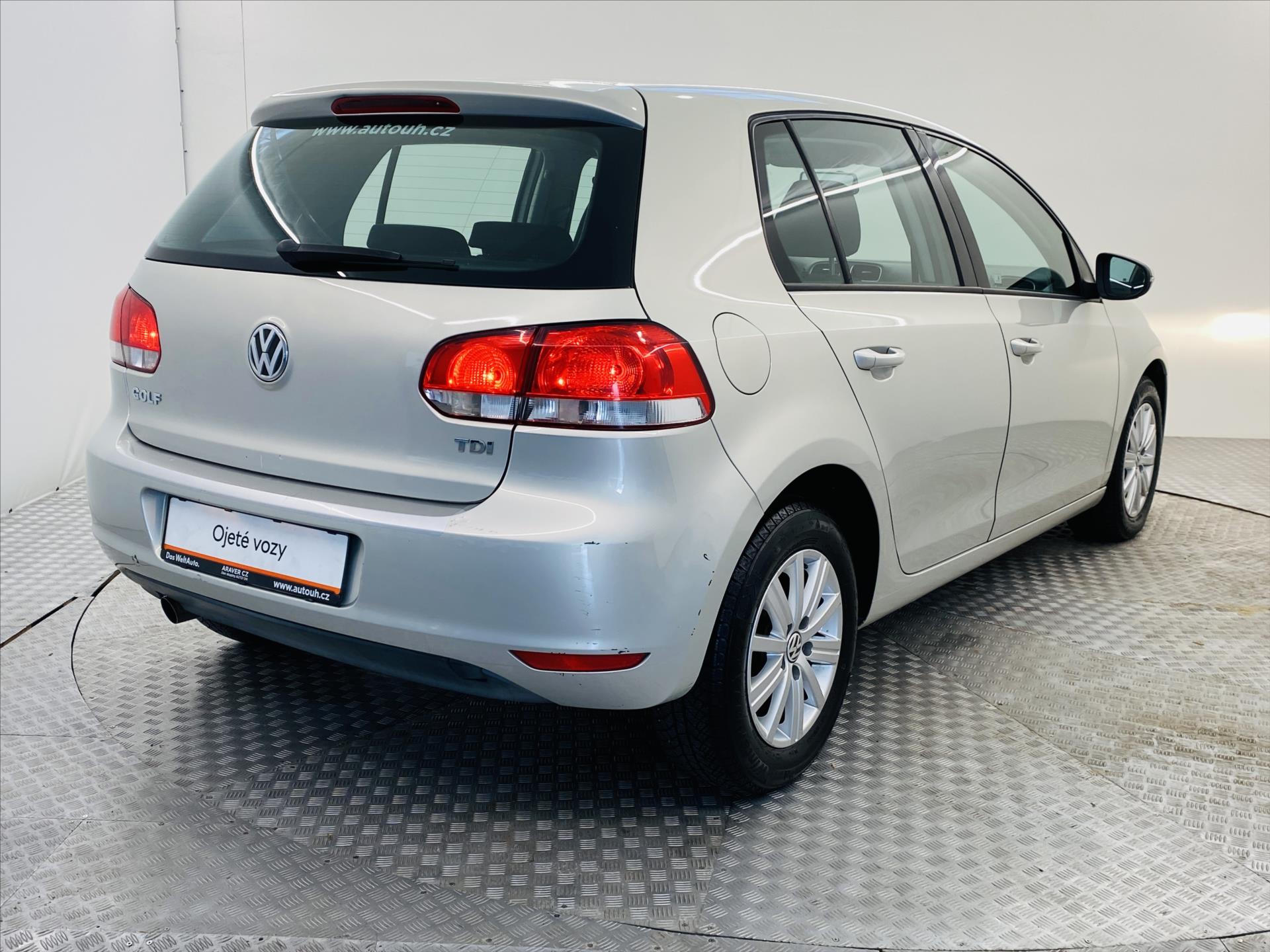 volkswagen-golf-1-6-tdi-77kw - 1