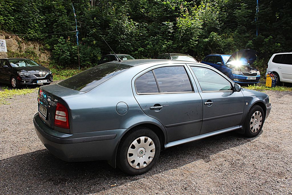 skoda-octavia-1-6-mpi-klima - 4