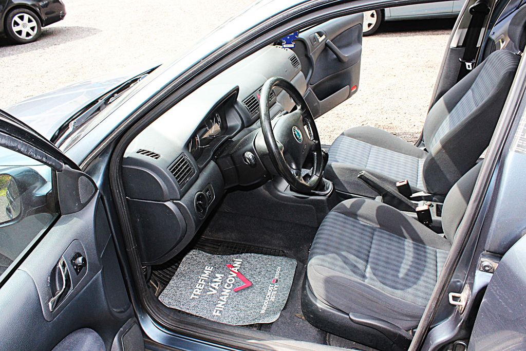 skoda-octavia-1-6-mpi-klima - 8