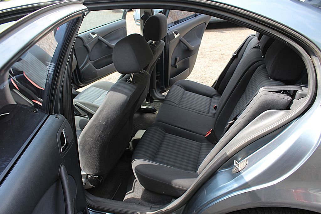 skoda-octavia-1-6-mpi-klima - 9