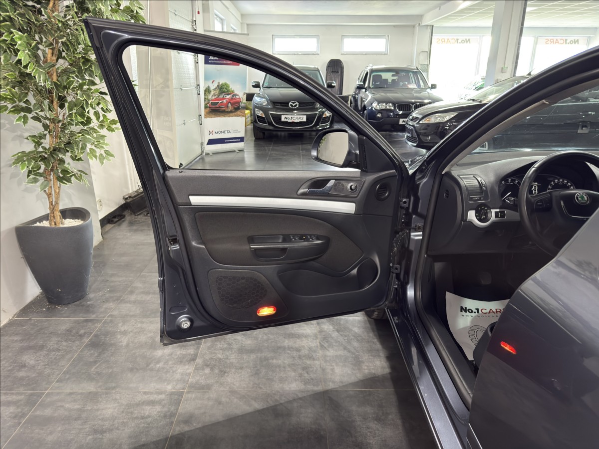 skoda-octavia-1-4-tsi-family-xenon-sibr-tz - 5