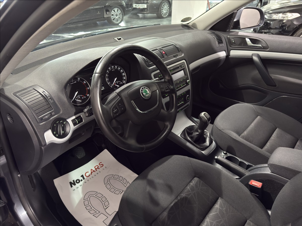 skoda-octavia-1-4-tsi-family-xenon-sibr-tz - 7