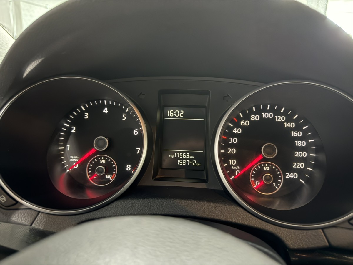volkswagen-golf-1-4-tsi-90-kw-cidla-vyhrev - 9