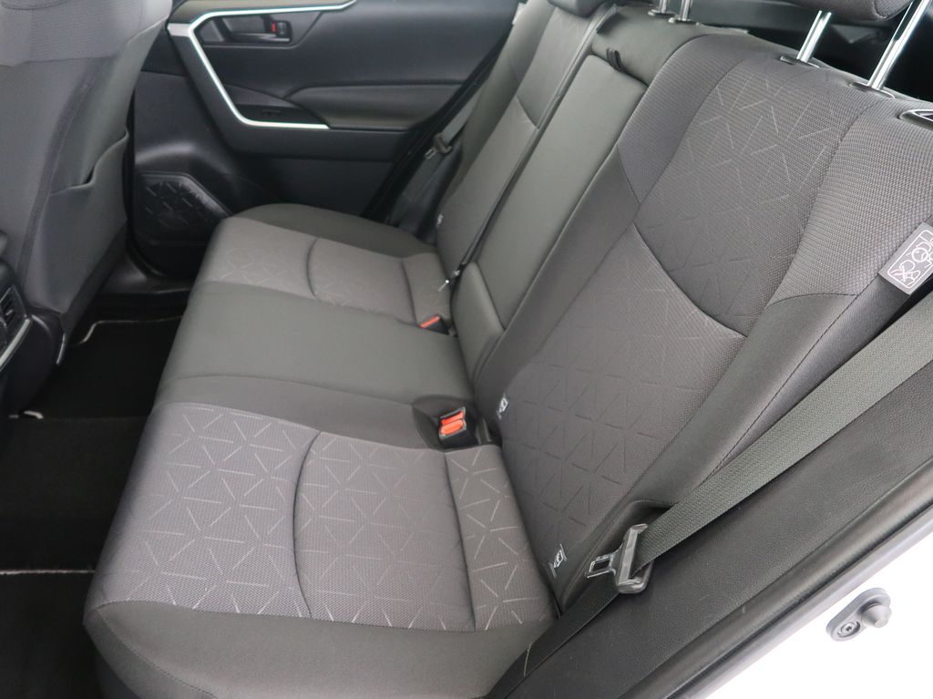 toyota-rav4-2-5hybrid-cz-1maj-activebusiness - 9