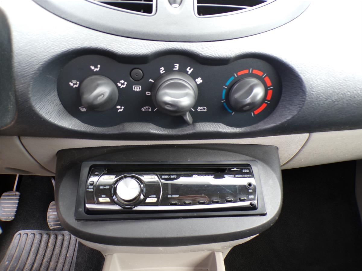 renault-twingo-1-2-i - 7