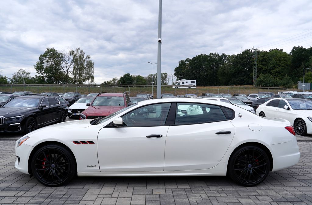maserati-quattroporte-s-q4-3-0i-v6-410-ps-automat-b-w - 2