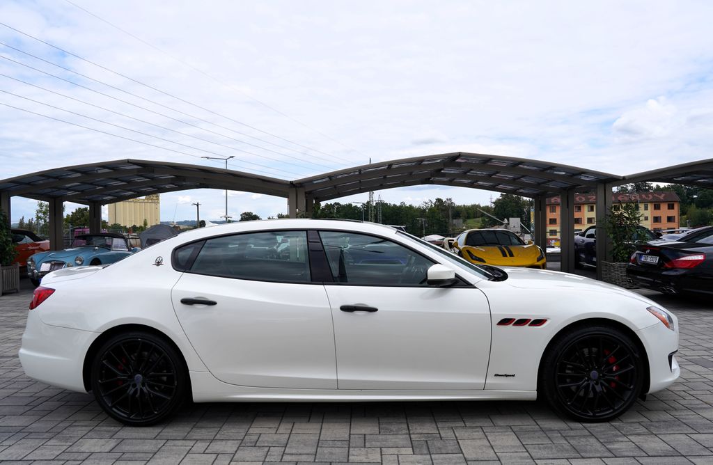 maserati-quattroporte-s-q4-3-0i-v6-410-ps-automat-b-w - 6