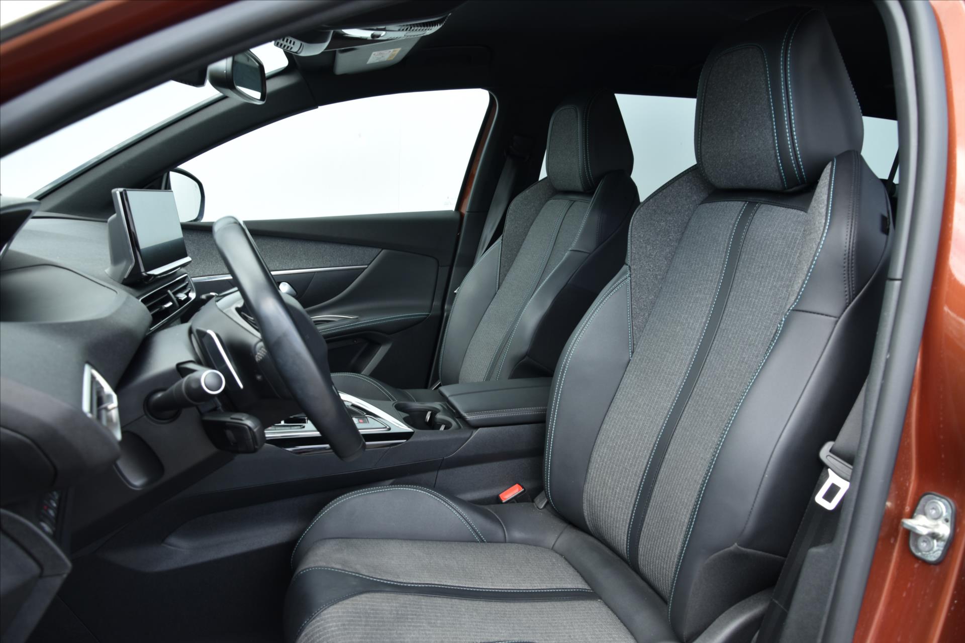 peugeot-5008-1-2-pt-96kw-allure-7-mist-cr - 9