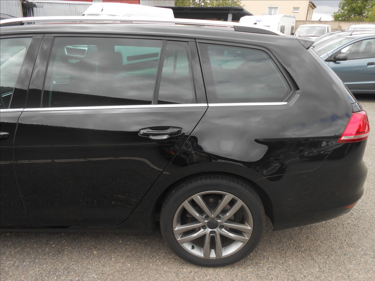 volkswagen-golf-2-0-tdi-110kw-highline - 8