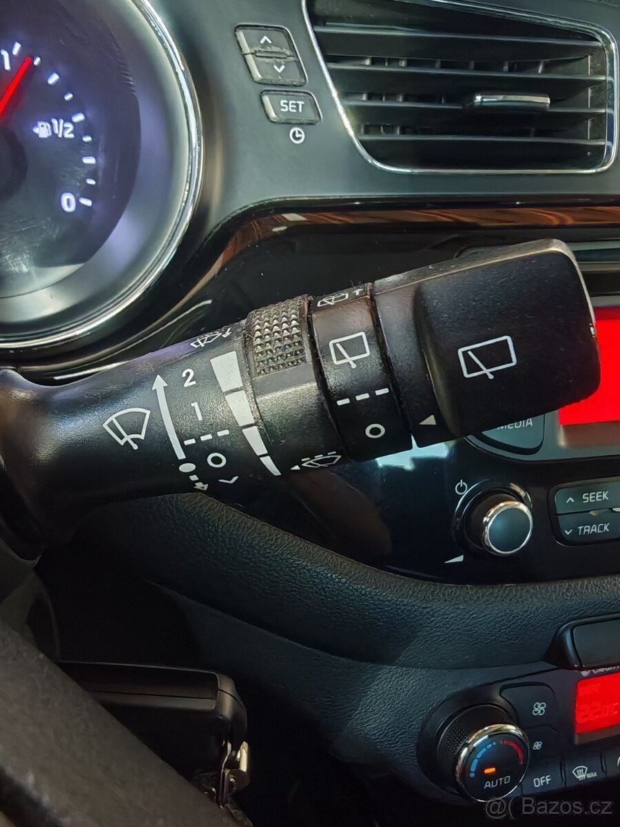 kia-ceed-1-6-crdi - 7