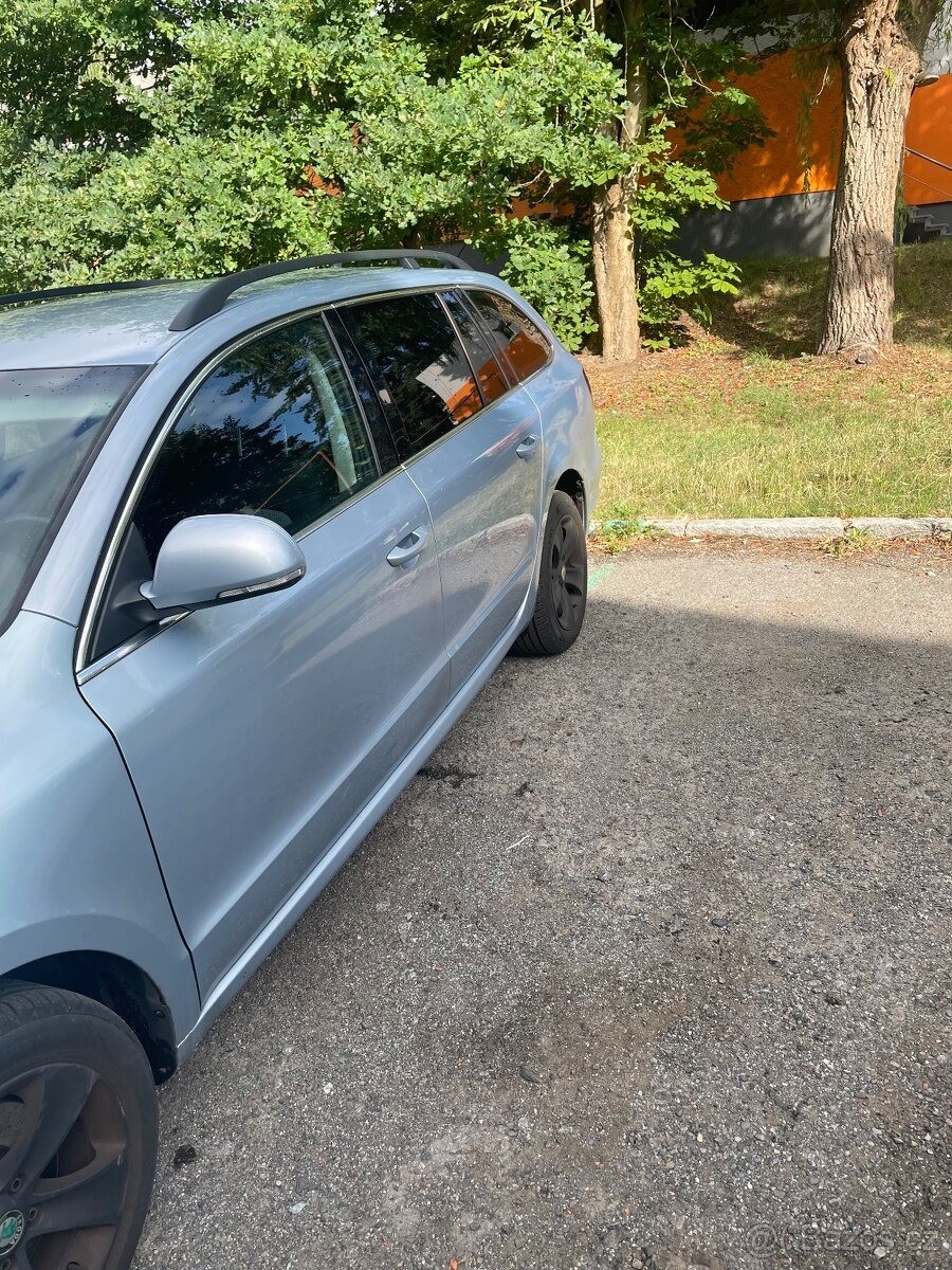 skoda-superb-2010 - 1