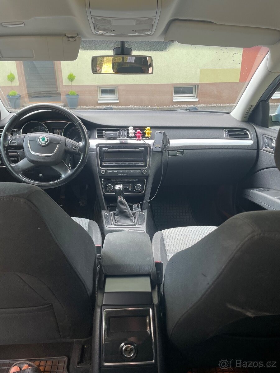 skoda-superb-2010 - 6