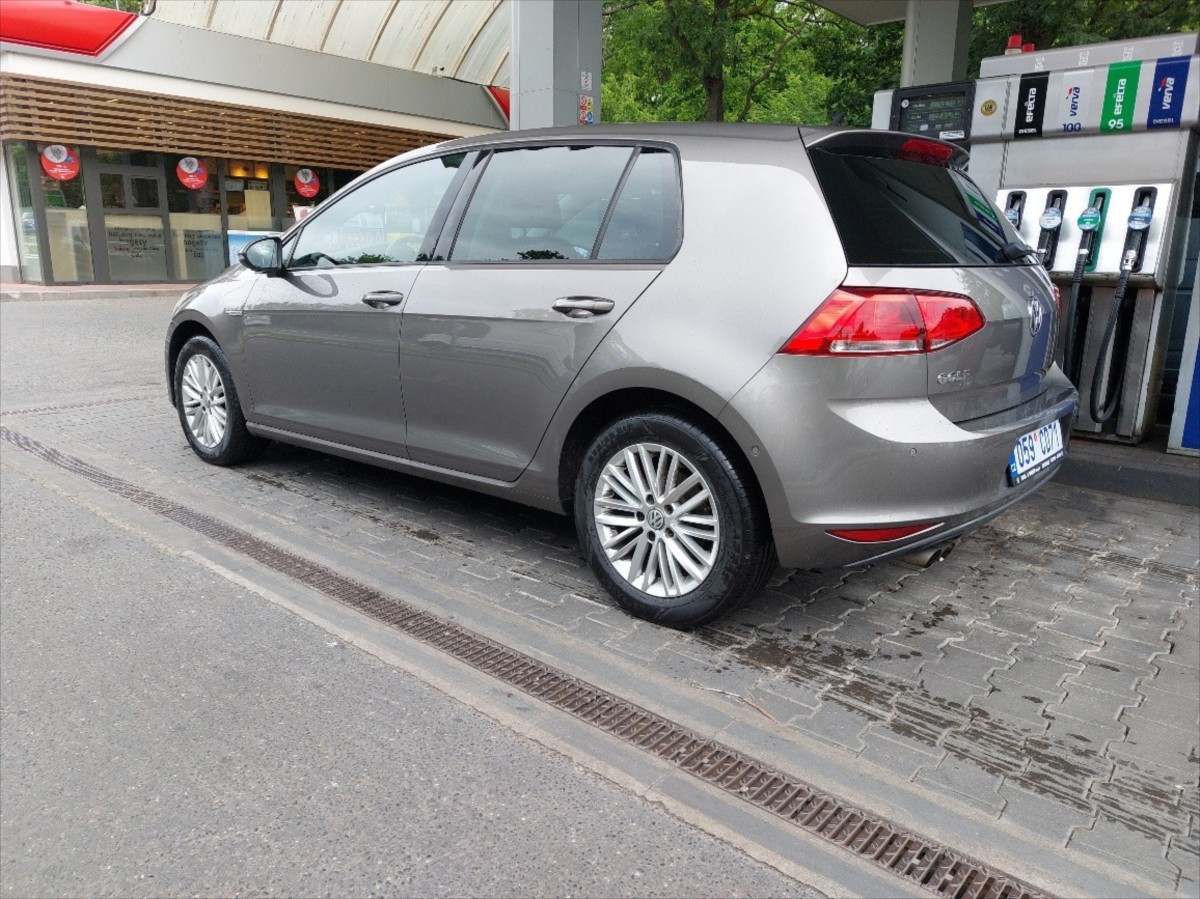 volkswagen-golf-1-4-tsi-103-kw-97-000-km - 1