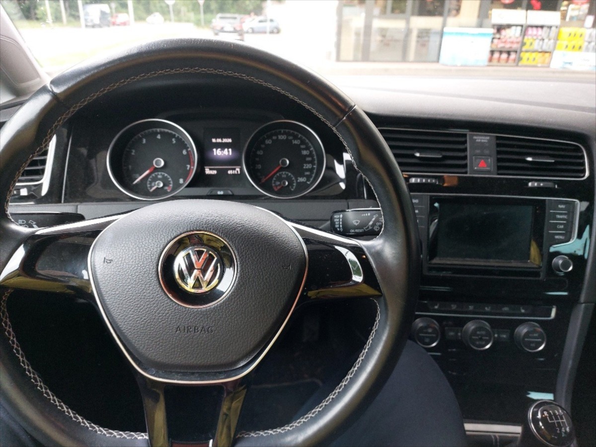 volkswagen-golf-1-4-tsi-103-kw-97-000-km - 2
